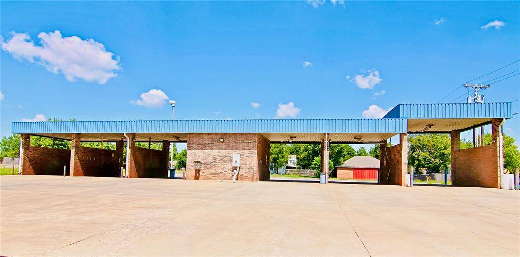 Clinton, OK 73601,600 Opal Avenue