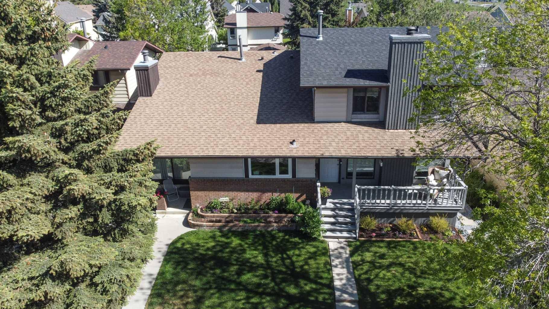 Calgary, AB T3H 1L1,20 Strathcona CRES SW