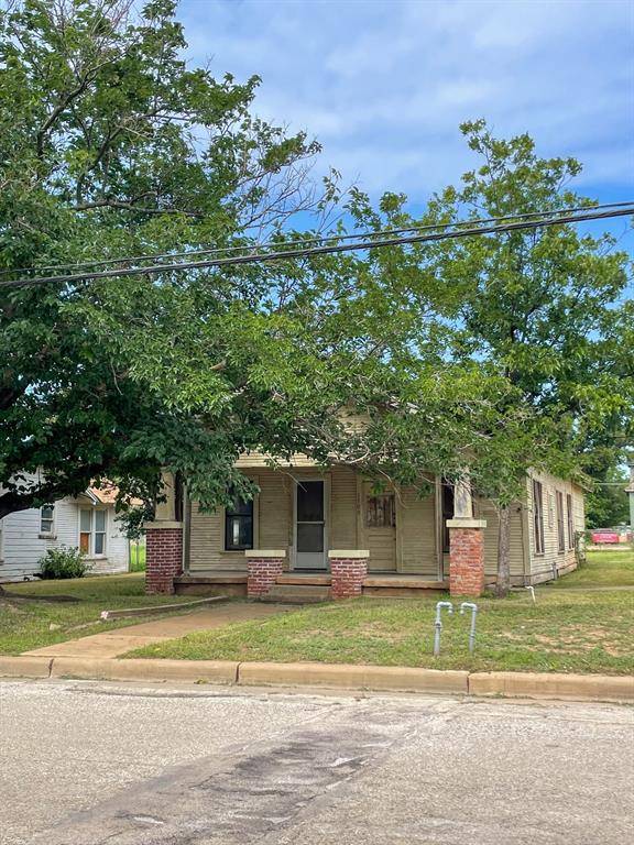 Brady, TX 76825,1709 S Blackburn