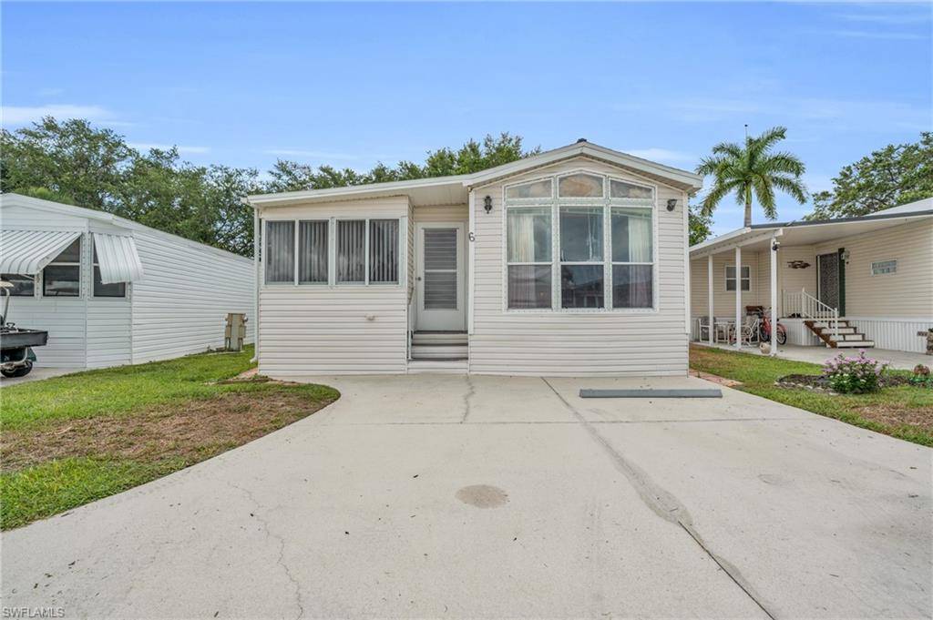 6 Bass LN 6, Naples, FL 34114