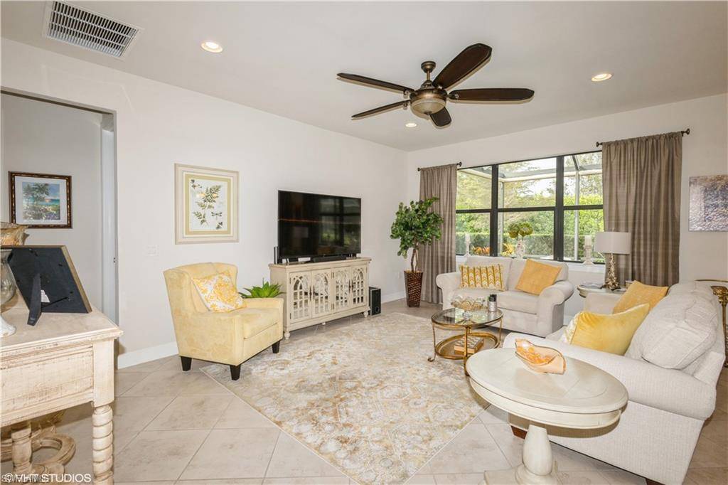 7248 Live Oak DR, Naples, FL 34114