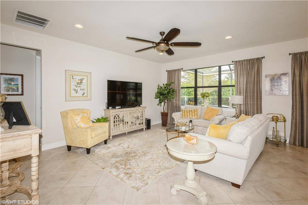 7248 Live Oak DR, Naples, FL 34114