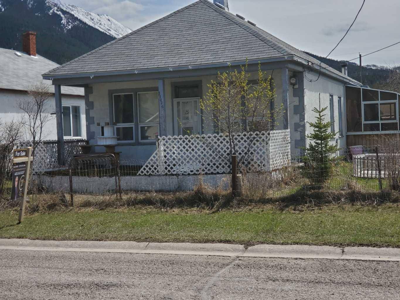 Blairmore, AB T0K0E0,13026 22nd AVE