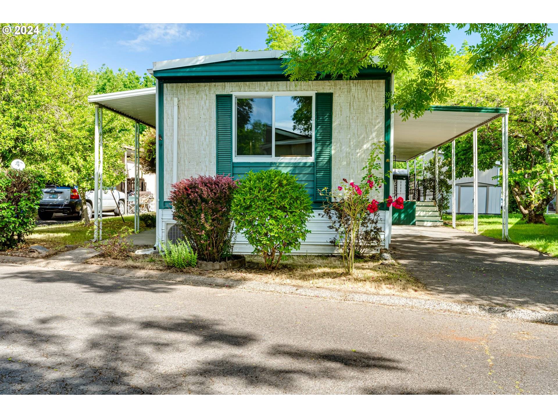 Eugene, OR 97408,1475 GREEN ACRES RD #113