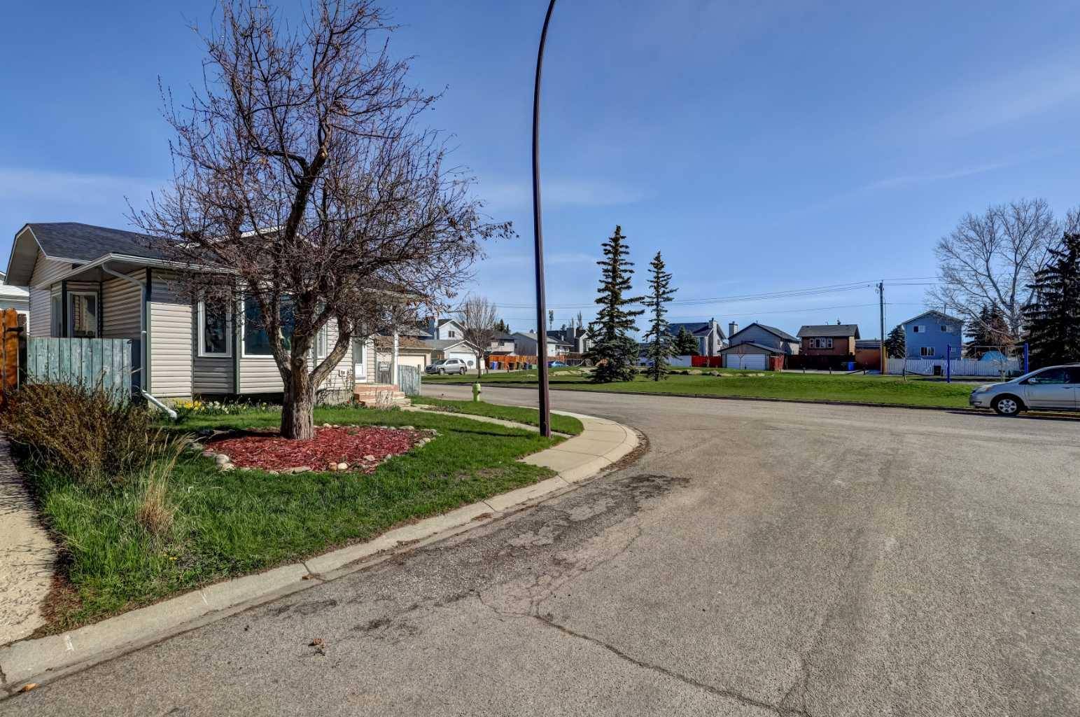 Calgary, AB T3j 2v3,124 Martindale Close NE