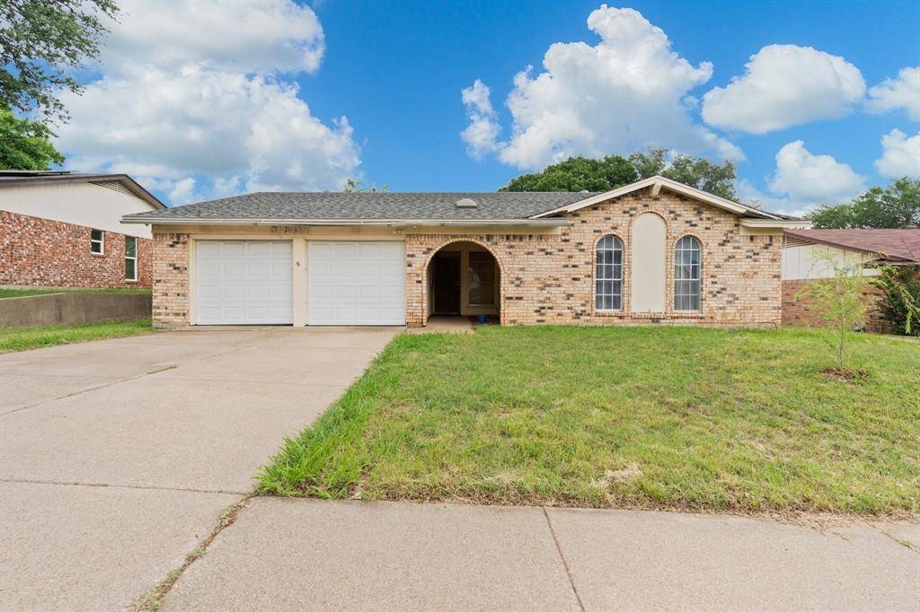 Arlington, TX 76014,607 E Williamsburg Manor