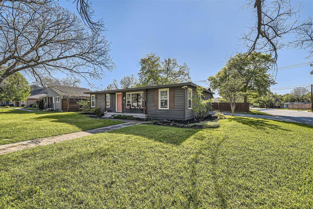 Grapevine, TX 76051,1206 S Pine Street