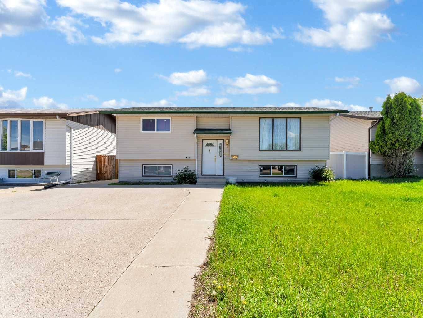 Redcliff, AB T0J 2P0,917 6 ST SE