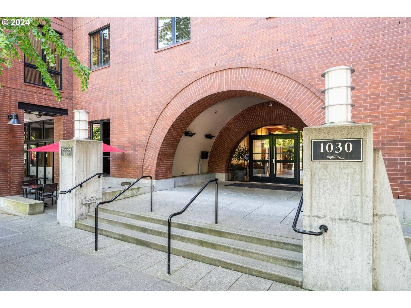 Portland, OR 97209,1030 NW JOHNSON ST #202