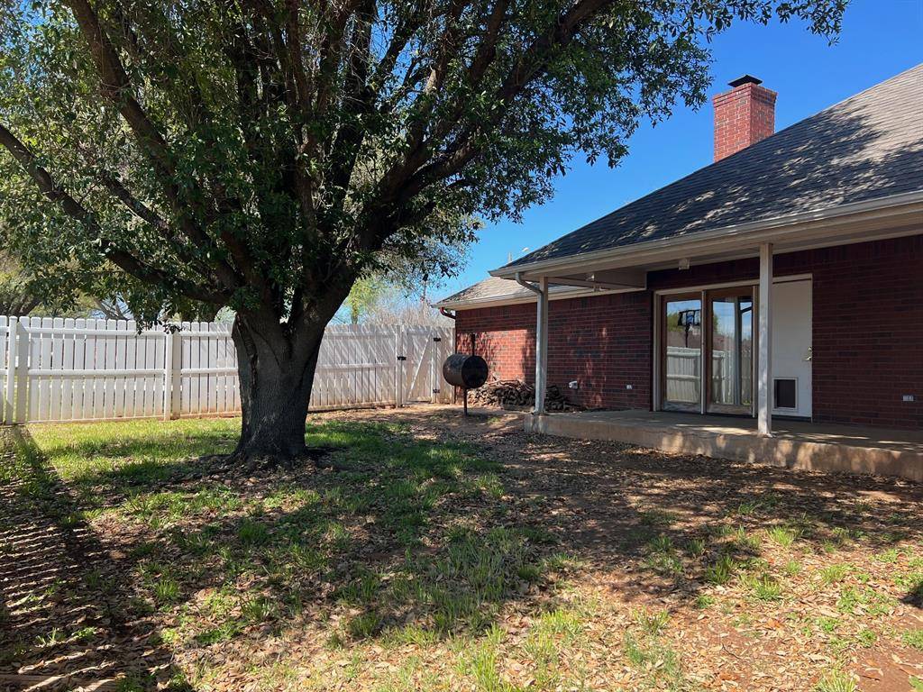 Graham, TX 76450,1404 Roanoake Drive