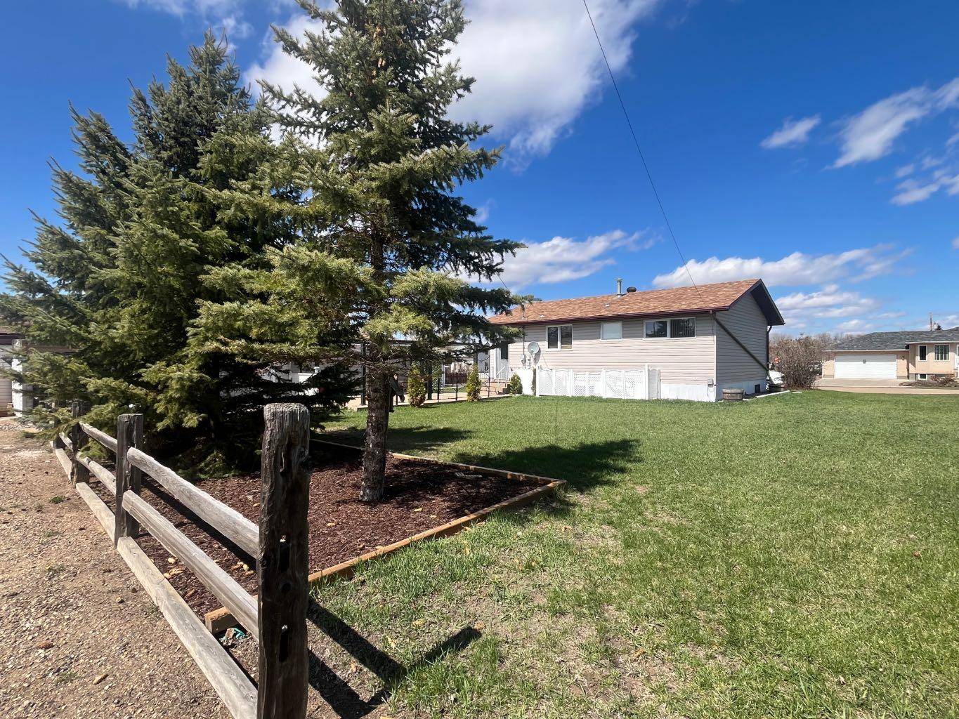 Youngstown, AB T0J 3P0,109 4 AVE SE