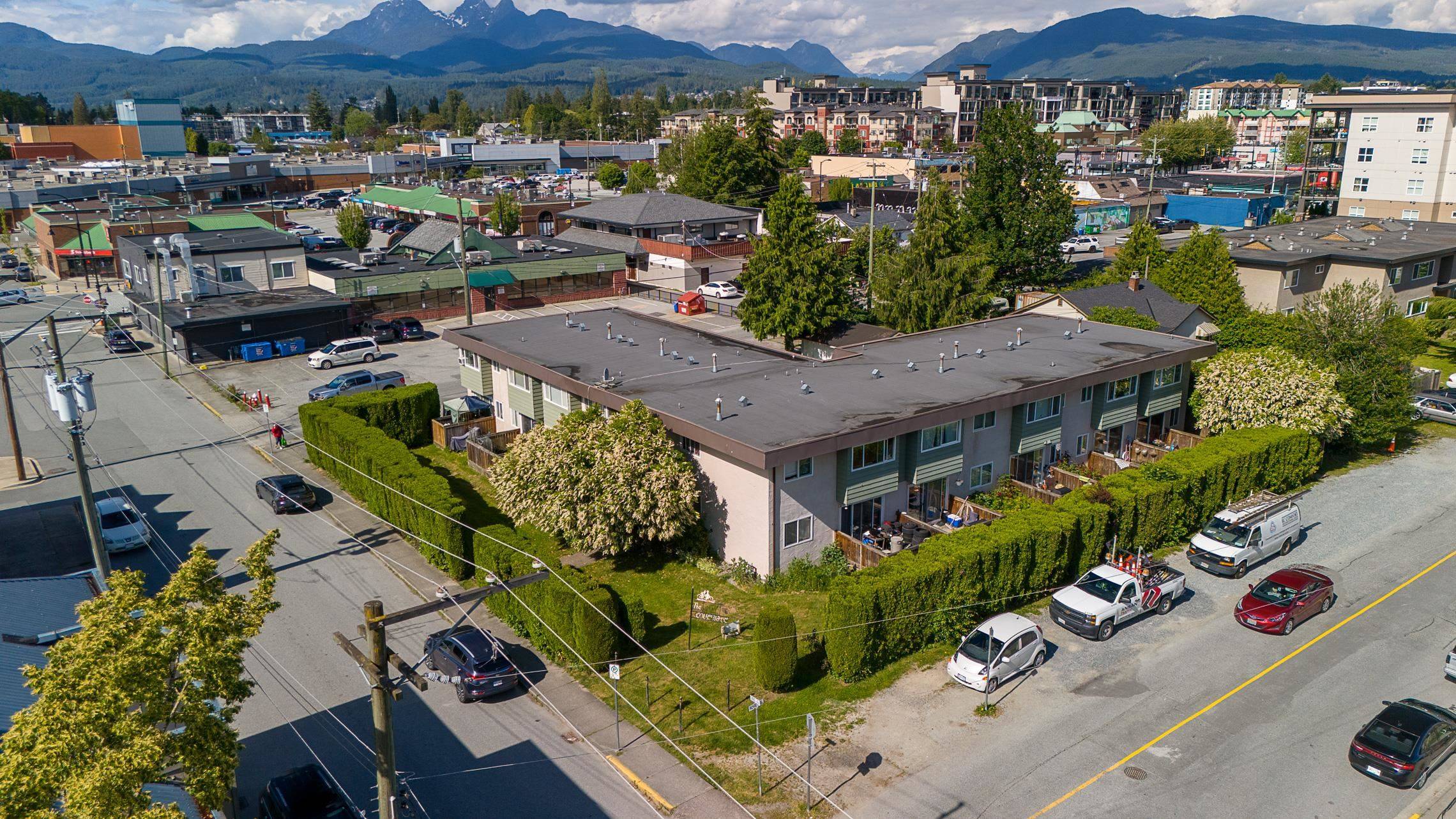 Maple Ridge, BC V2X 2M2,22509 ROYAL CRESCENT