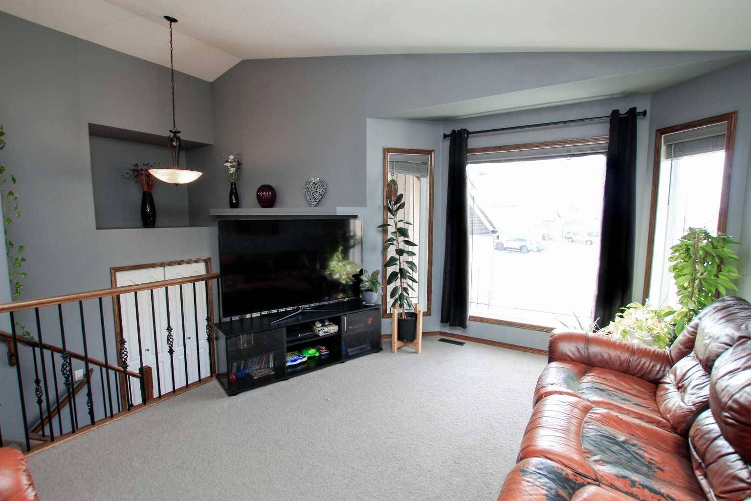 Red Deer, AB T4R 3N1,60 Isaacson CRES