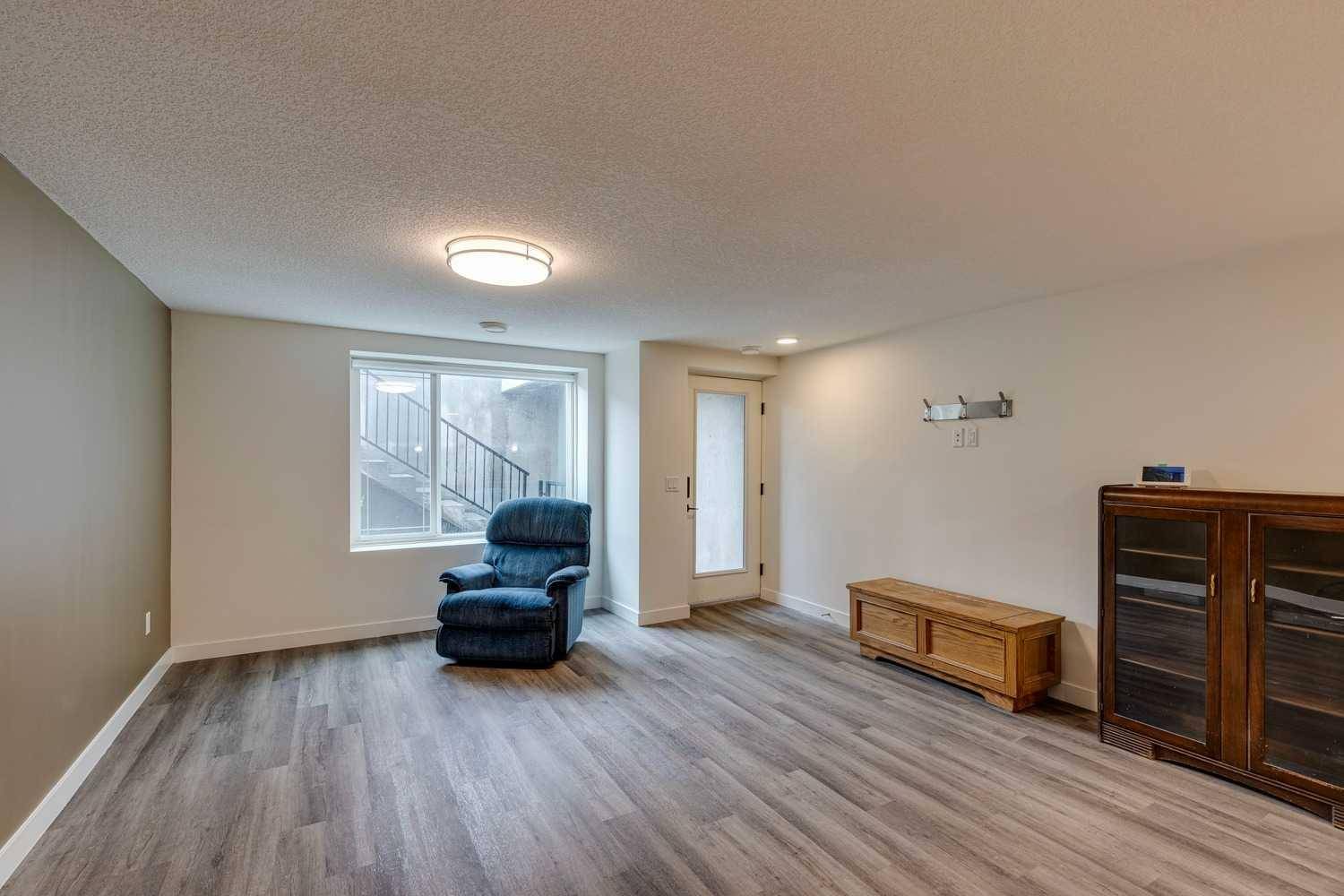 Calgary, AB T3K 2R9,127 Panatella SQ NW