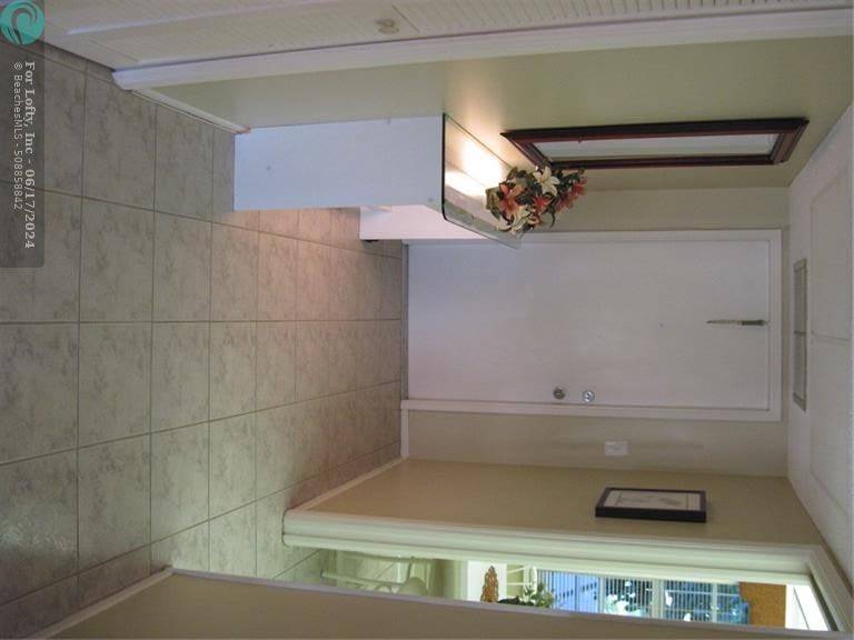 Pompano Beach, FL 33069,575 Oaks Ln  #209