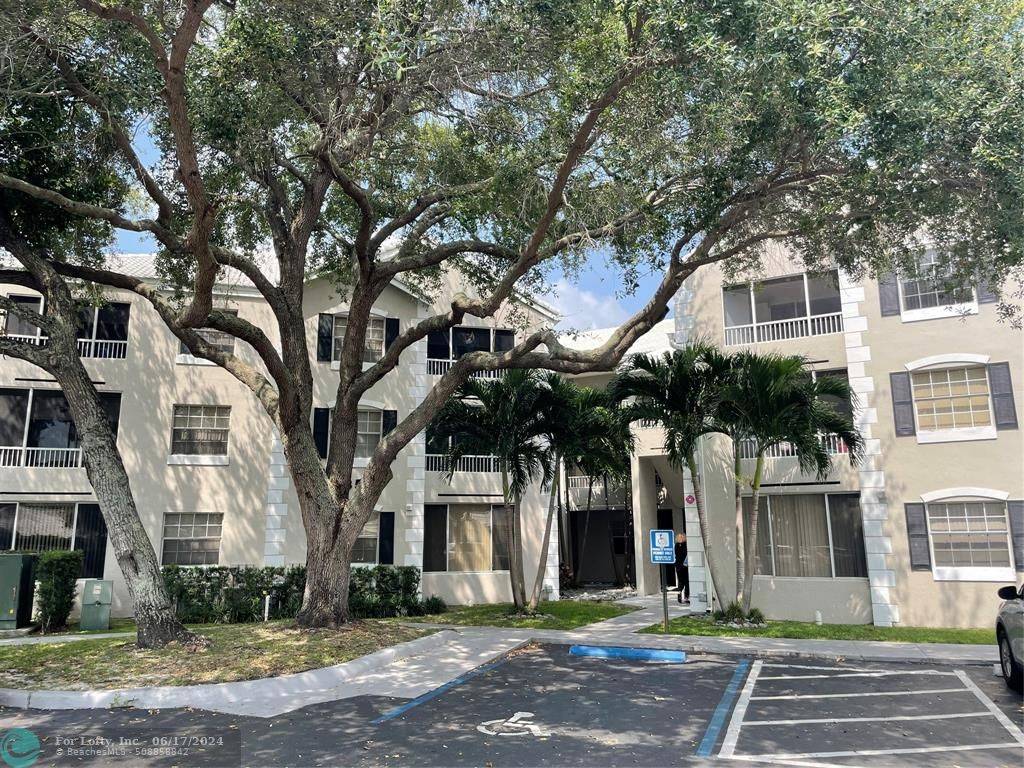 Oakland Park, FL 33309,2850 N Oakland Forest Dr #210
