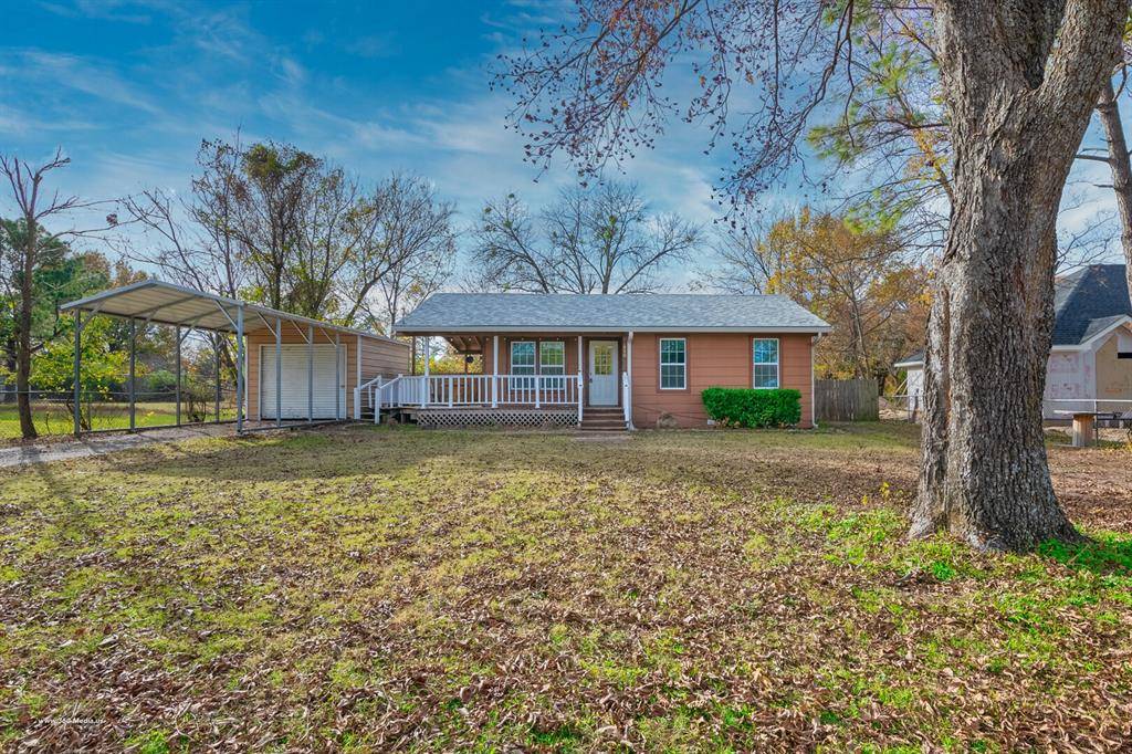 East Tawakoni, TX 75472,430 Oak Leaf Trail