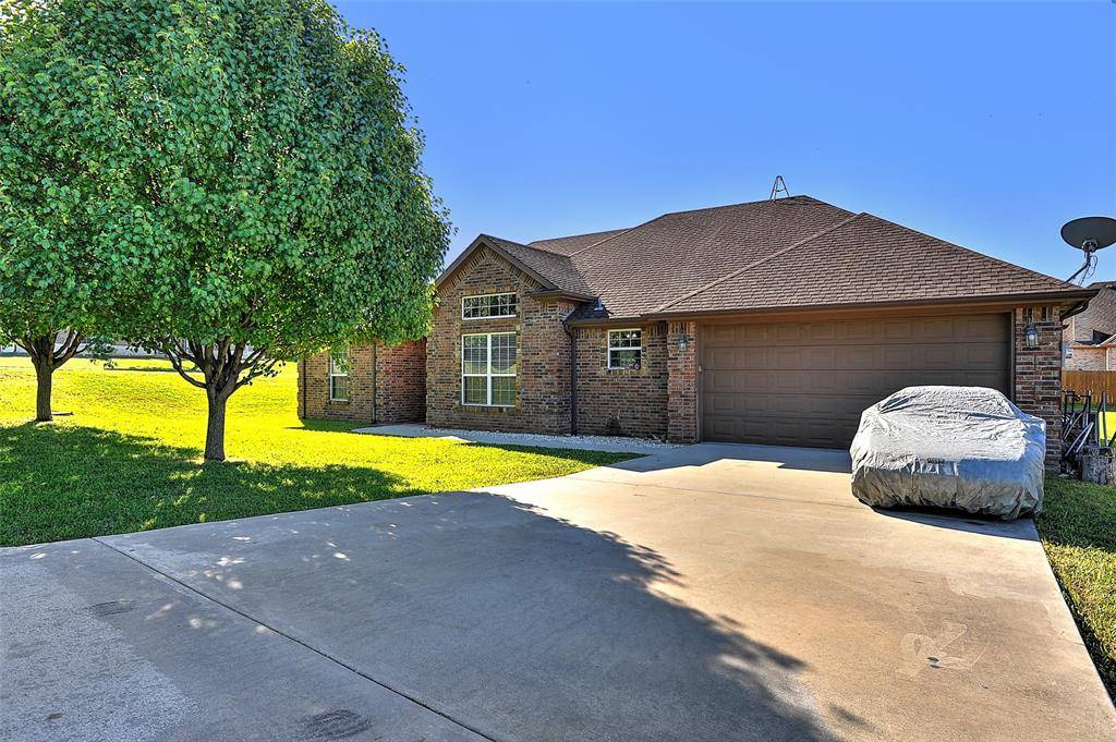 Pottsboro, TX 75076,126 Summer Tree Lane