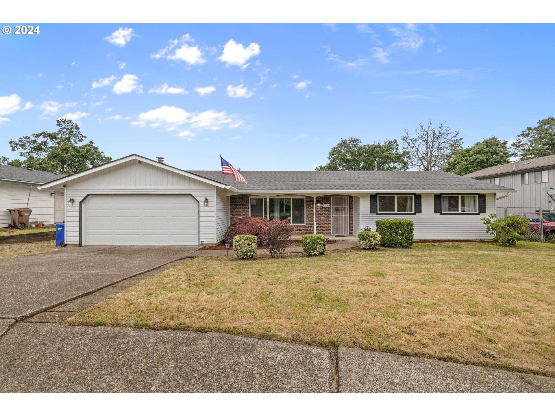 Gladstone, OR 97027,17275 CHAROLAIS WAY