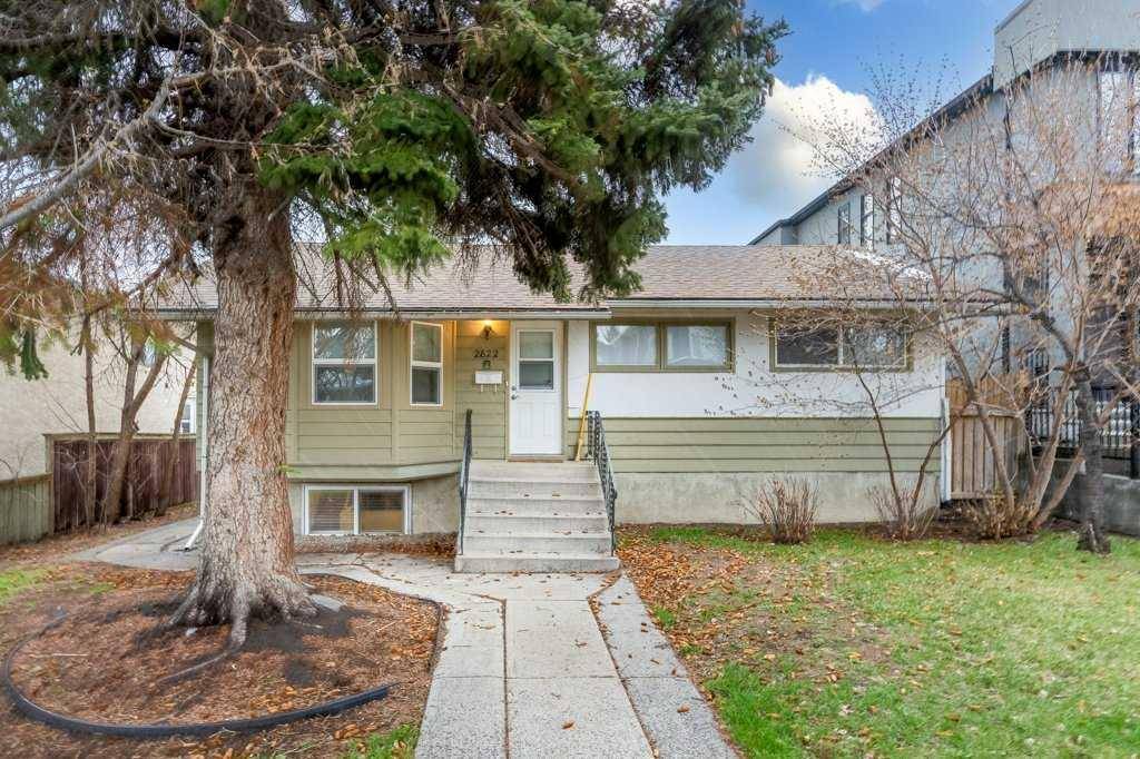 Calgary, AB T3E 3J6,2822 40 ST SW