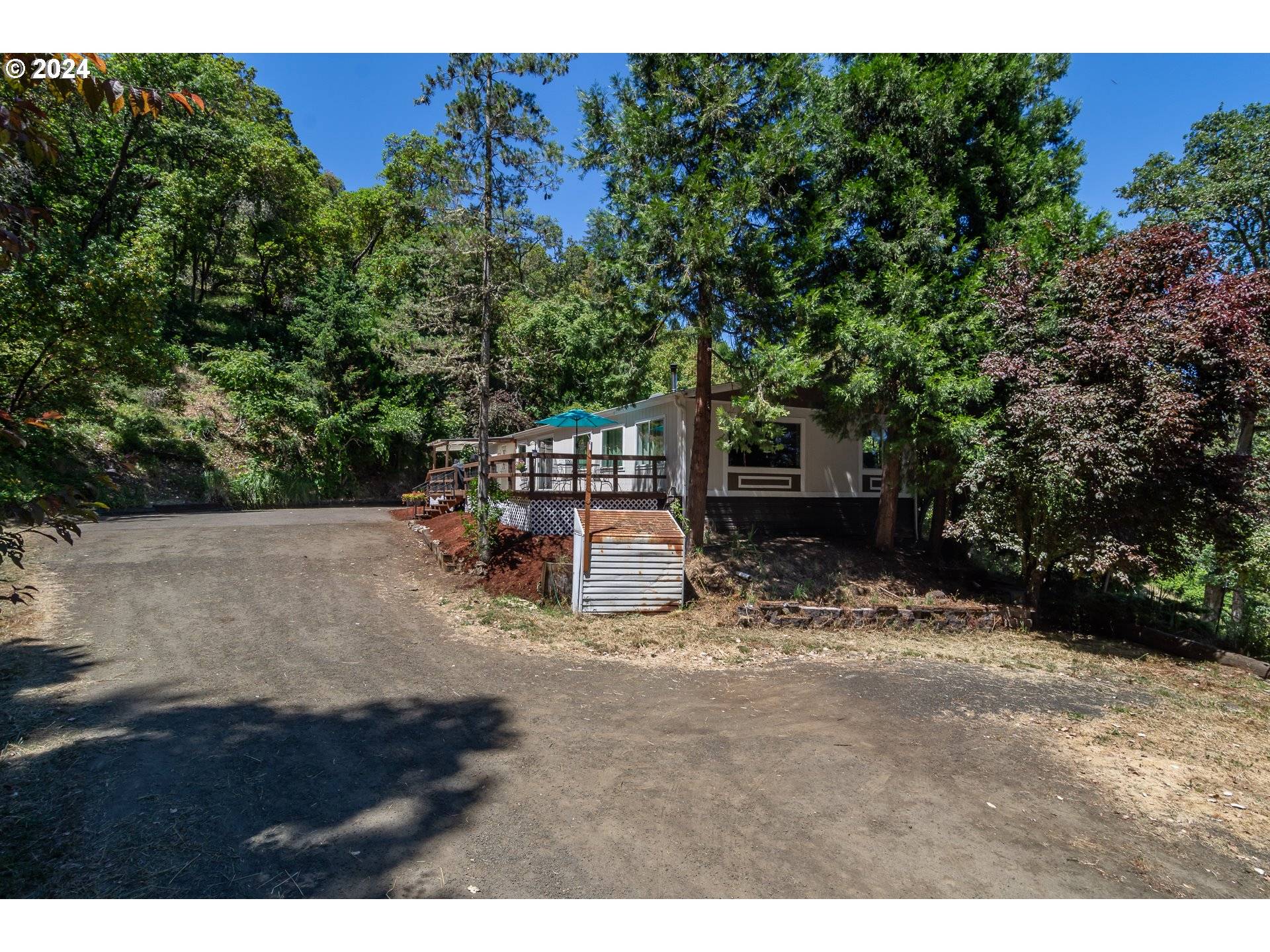 Roseburg, OR 97471,360 W AMANDA ST