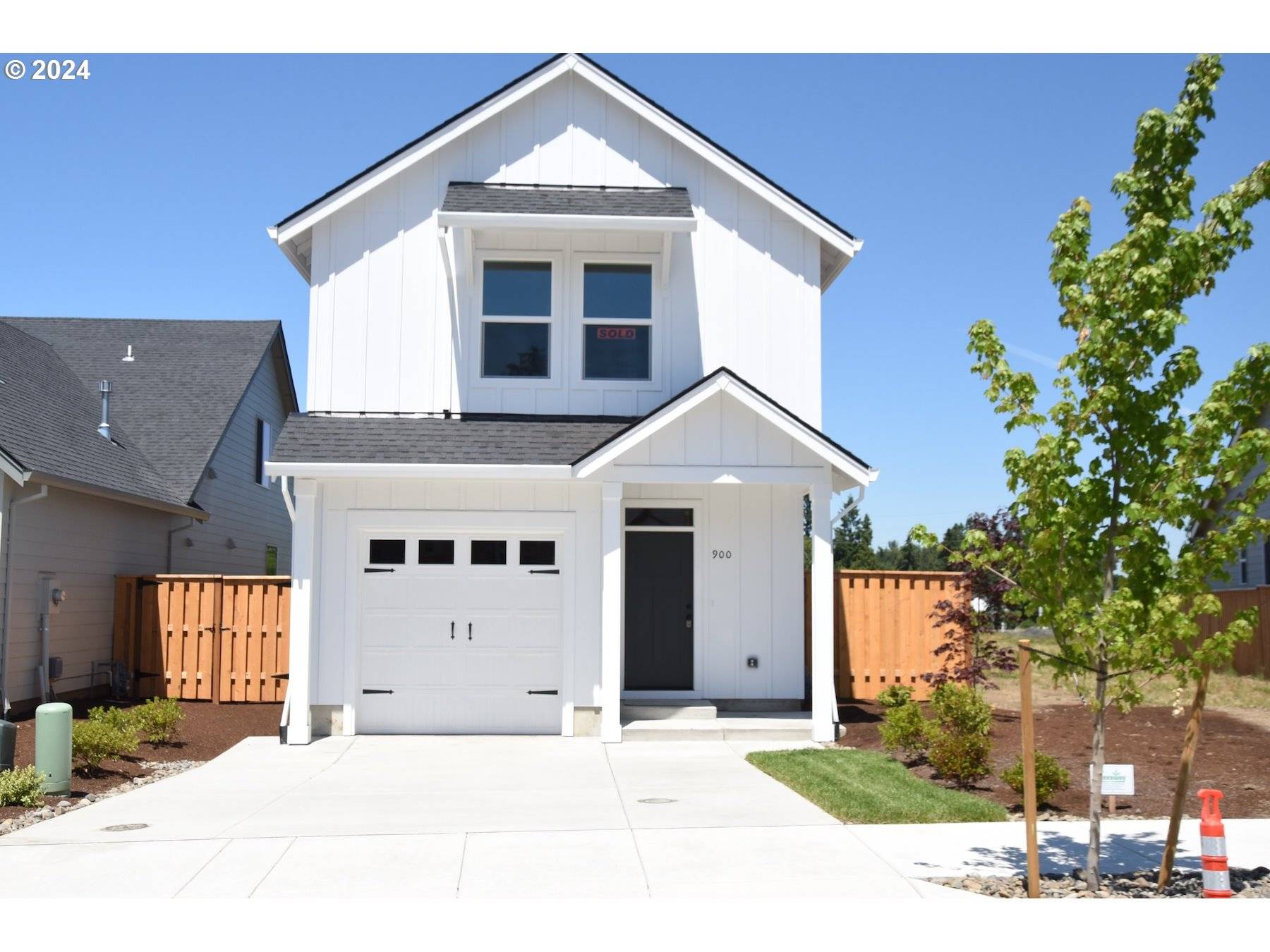 Silverton, OR 97381,900 Laurel PL