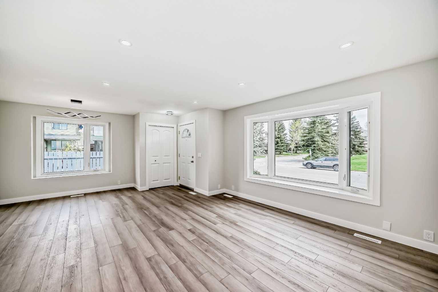 Calgary, AB T2A6L4,104 Abberfield PL NE