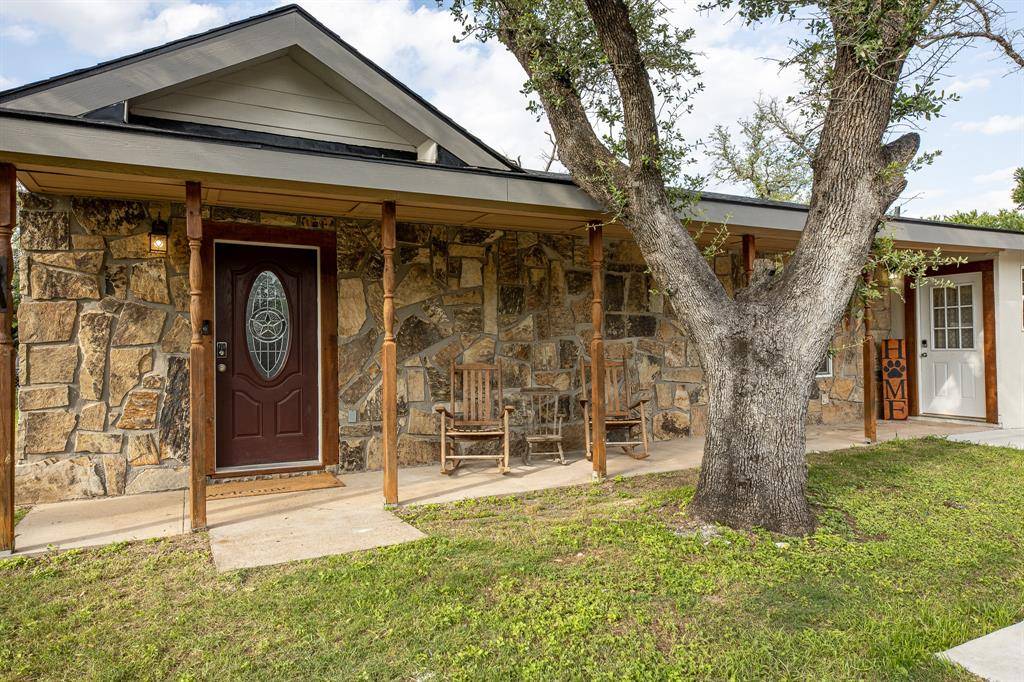 Glen Rose, TX 76043,305 Ross Avenue