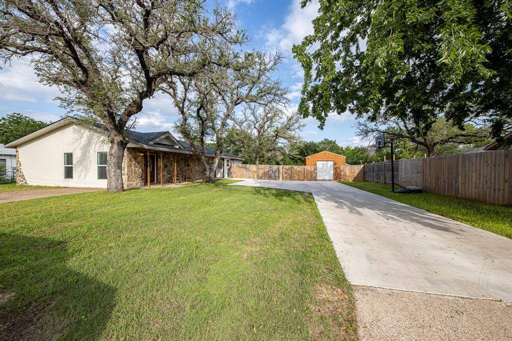 Glen Rose, TX 76043,305 Ross Avenue