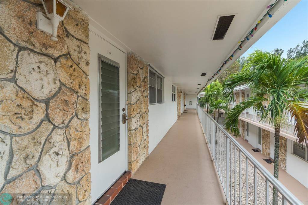 Pompano Beach, FL 33064,2501 W Golf Blvd  #228