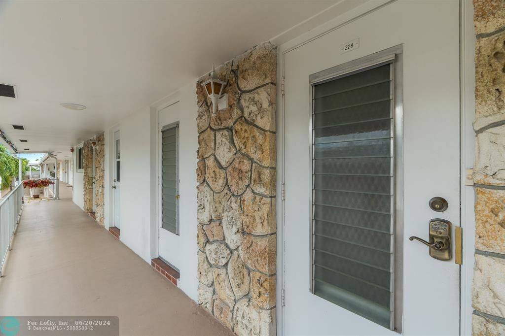 Pompano Beach, FL 33064,2501 W Golf Blvd #228
