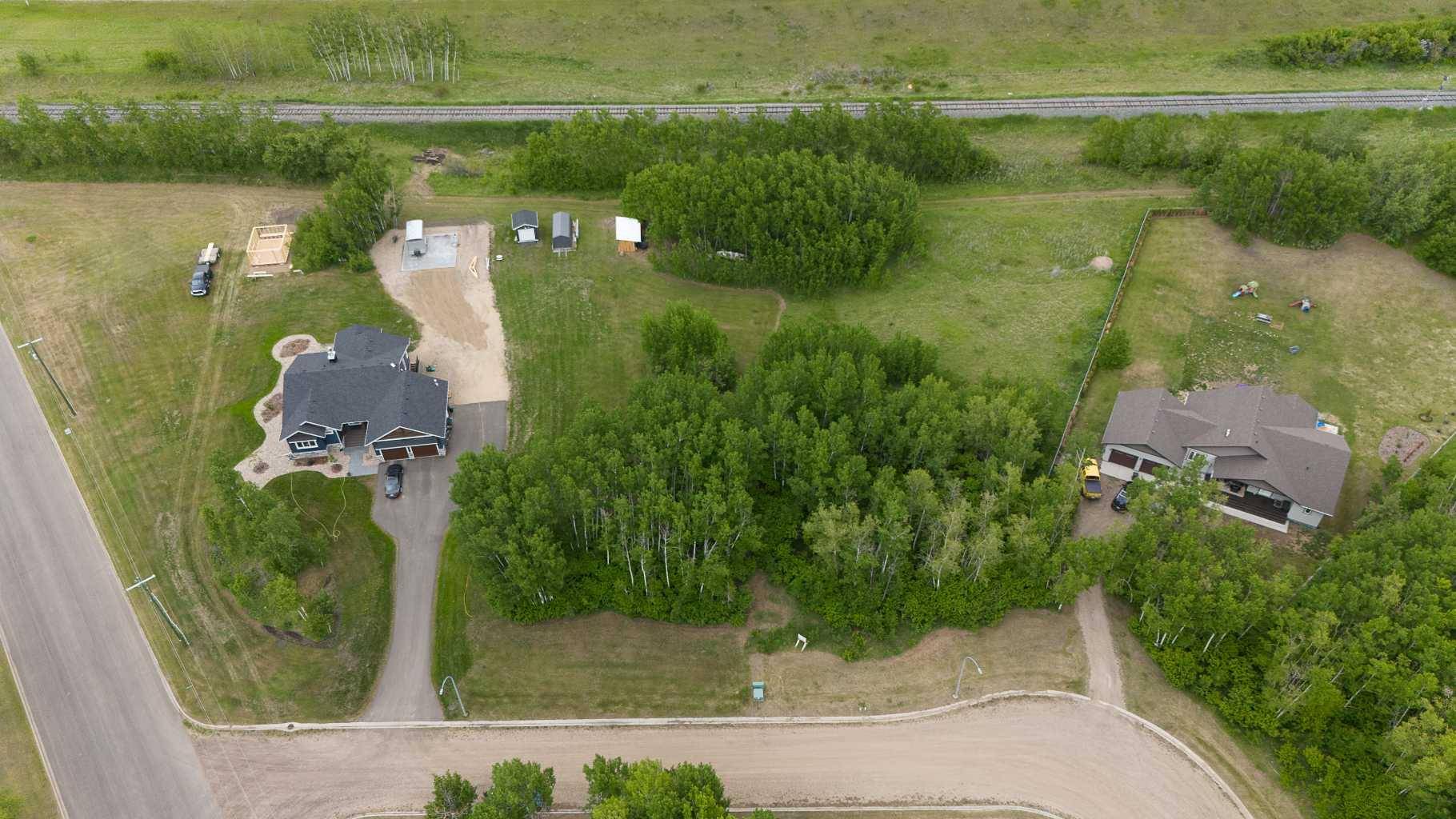 Alix, AB T0C 0B0,Lot 8 44 Avenue Close