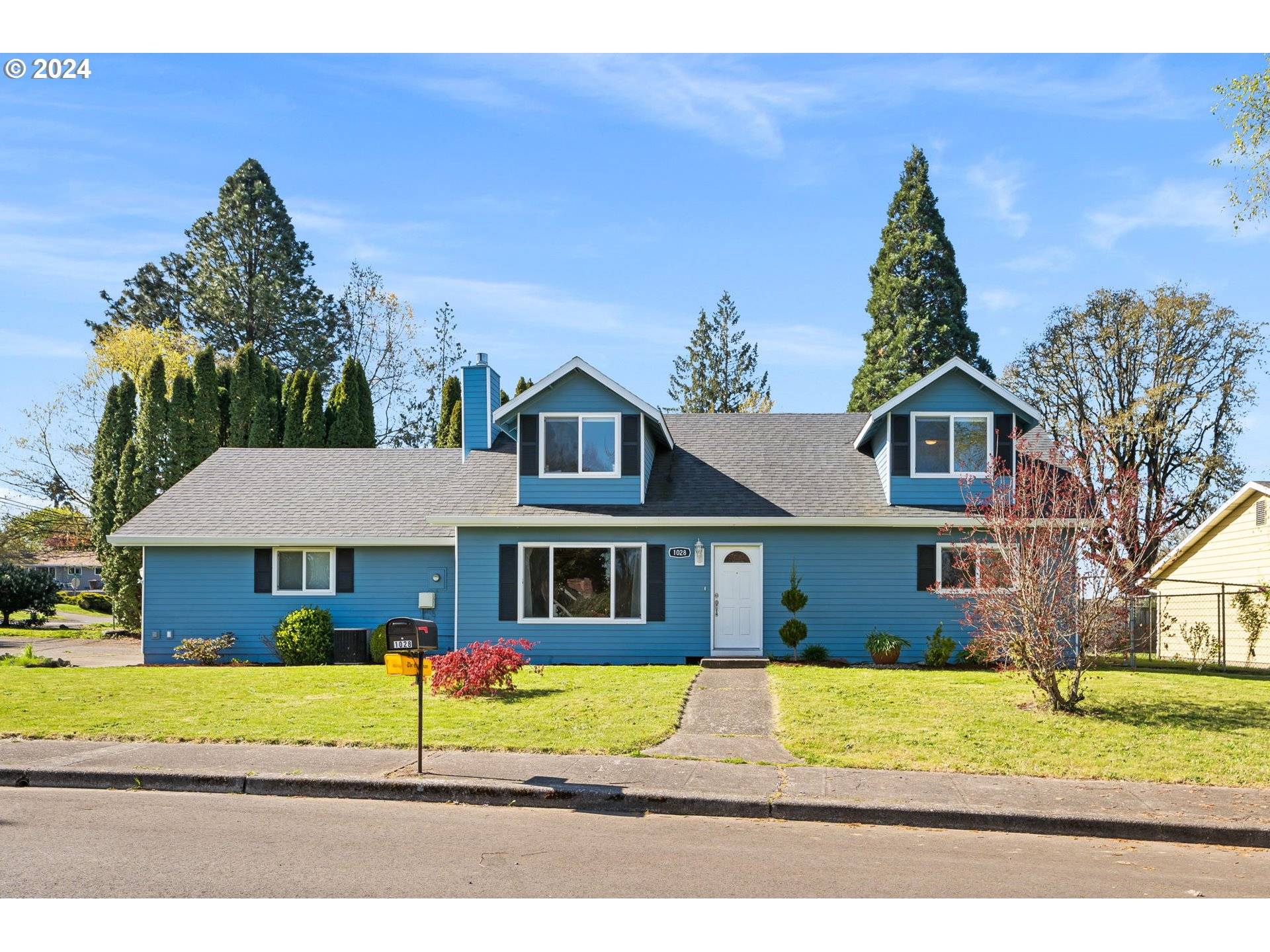 Hillsboro, OR 97124,1028 NW DARNIELLE ST