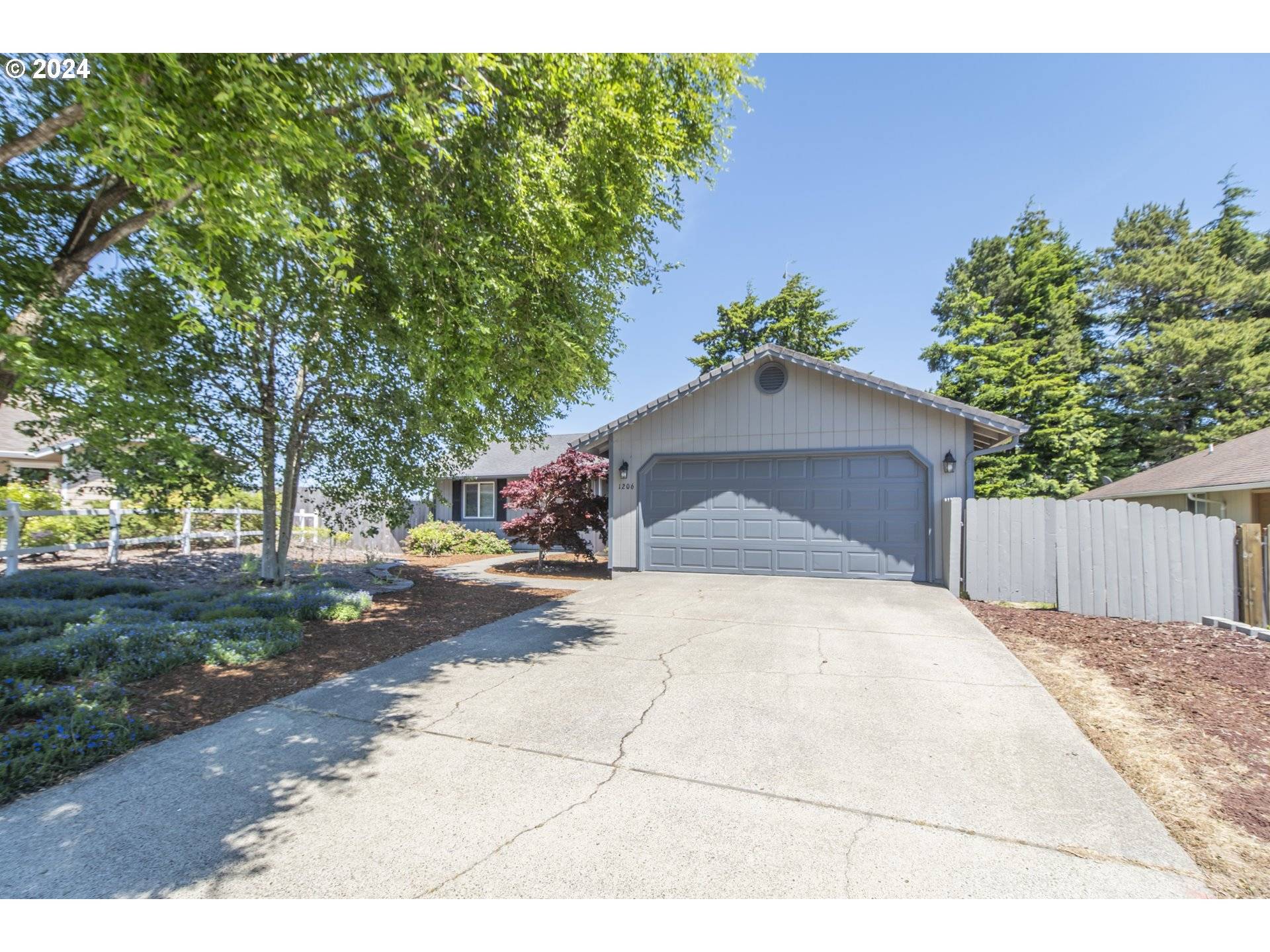 Florence, OR 97439,1206 YEW CT