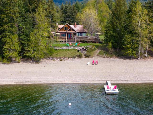 North Shuswap, BC V0E 1M7,12 7050 LUCERNE BEACH ROAD