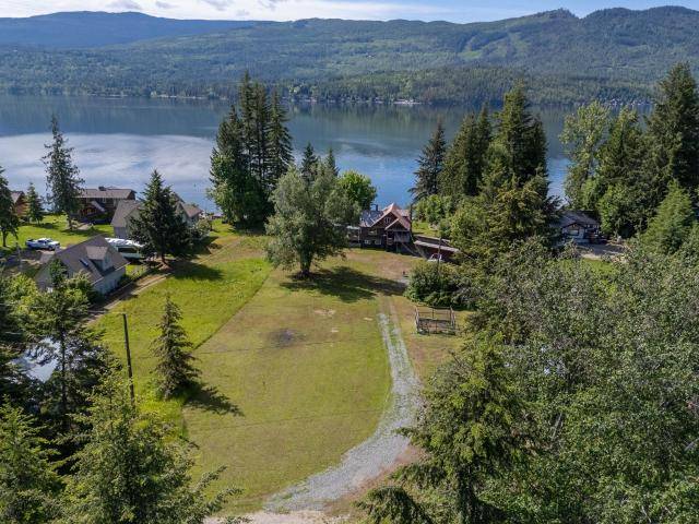 North Shuswap, BC V0E 1M7,12 7050 LUCERNE BEACH ROAD