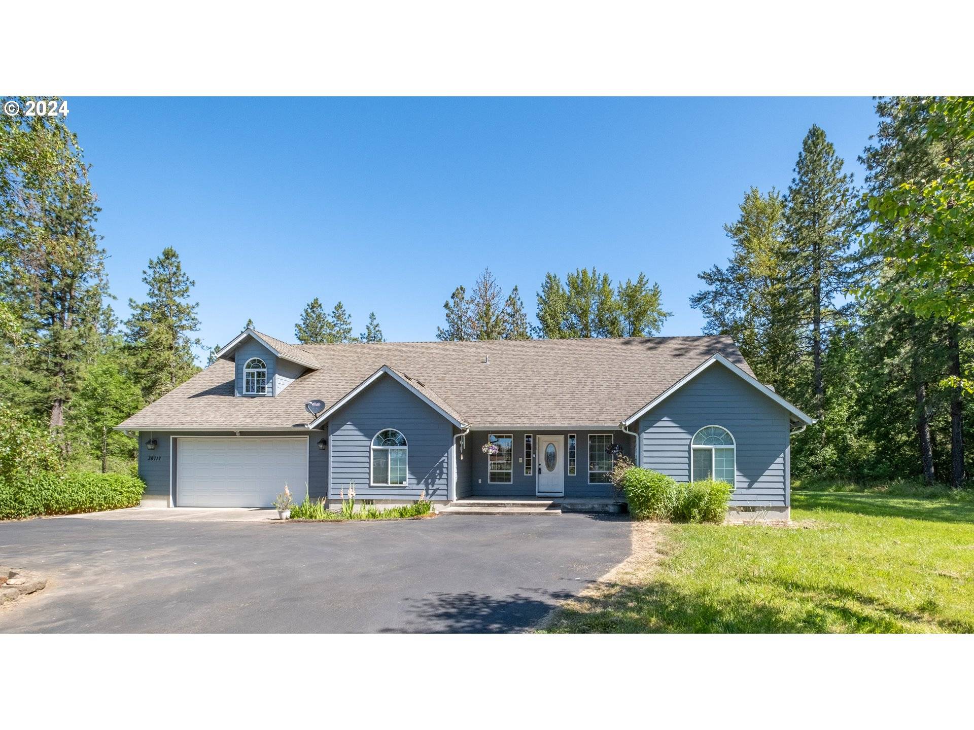 Lebanon, OR 97355,38717 LACOMB DR