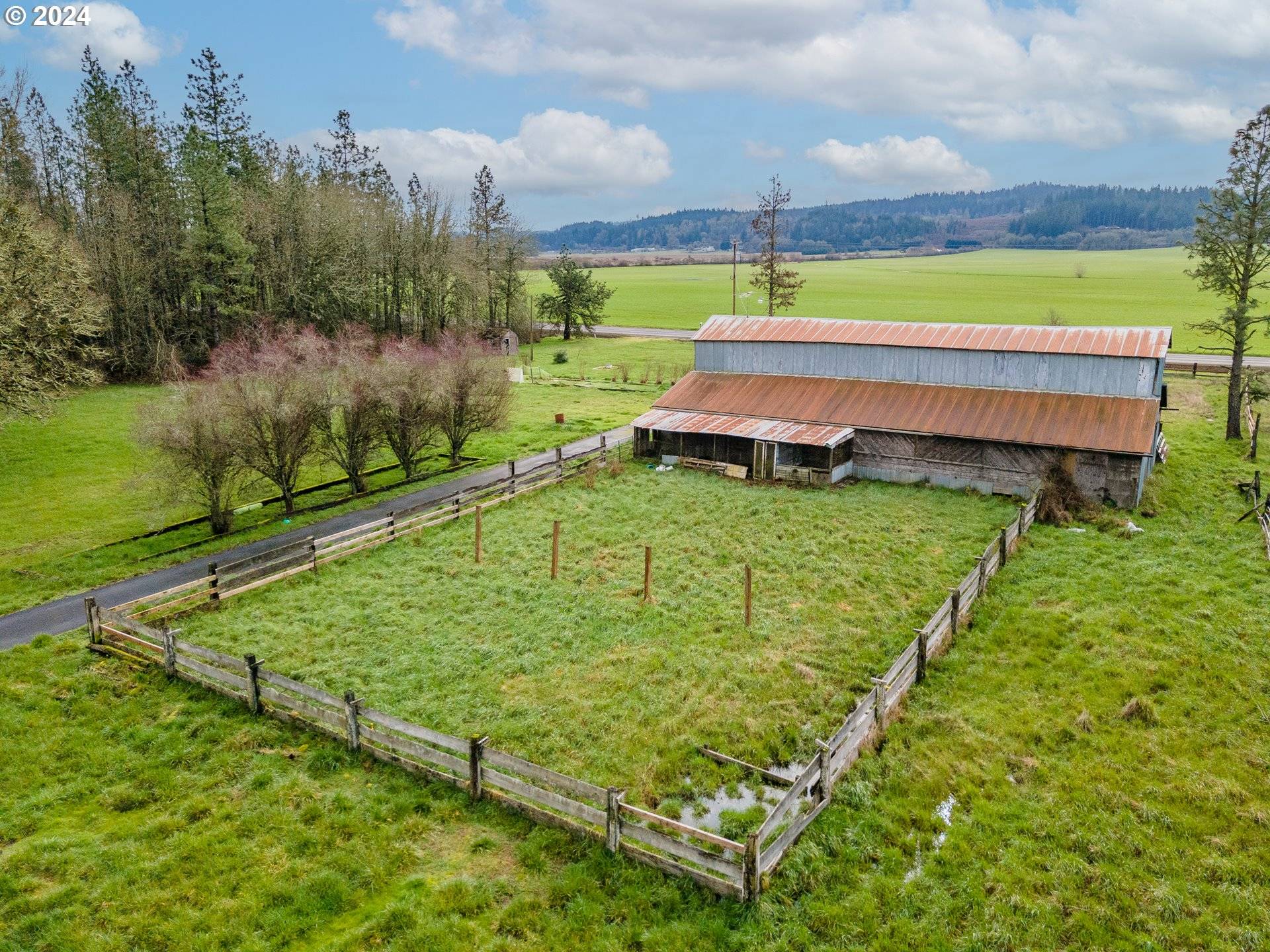 Lebanon, OR 97355,38717 LACOMB DR