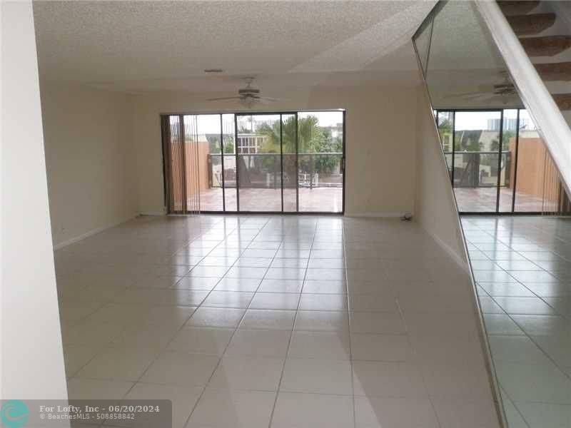 North Miami Beach, FL 33160,4000 NE 168th St  #112B