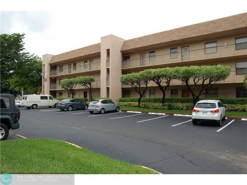 Sunrise, FL 33322,10303 Sunrise Lakes Blvd  #208