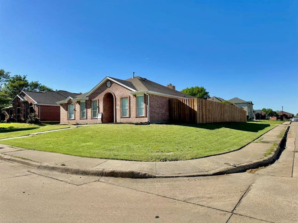 Desoto, TX 75115,829 Longleaf Drive