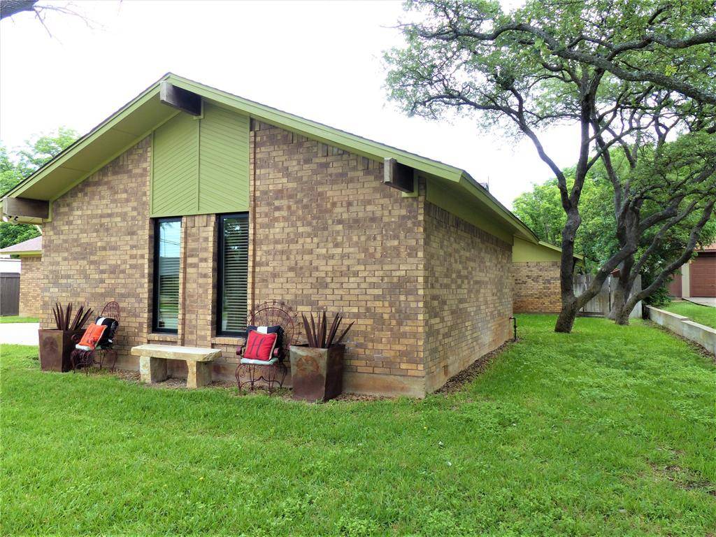 Brady, TX 76825,1111 Live Oak