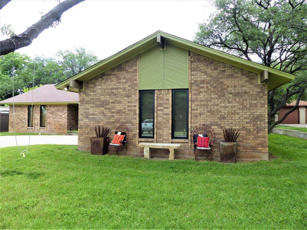 Brady, TX 76825,1111 Live Oak