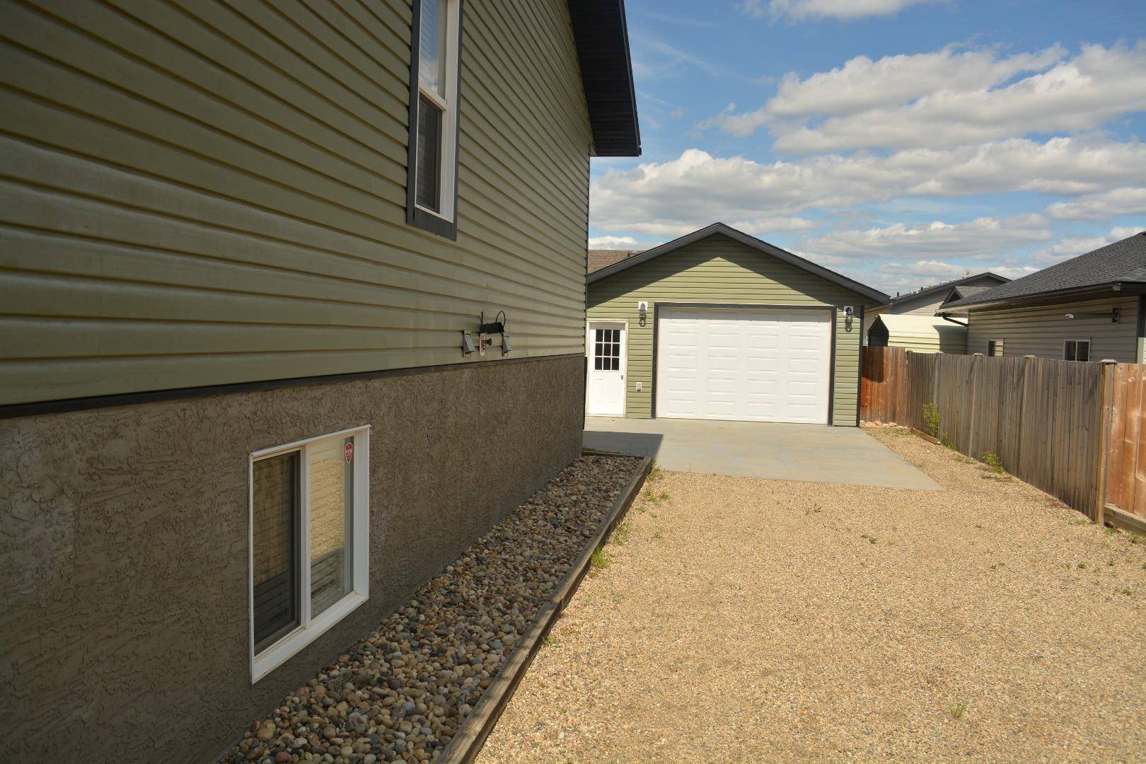 Peace River, AB T8S 1W9,9122 130 AVE