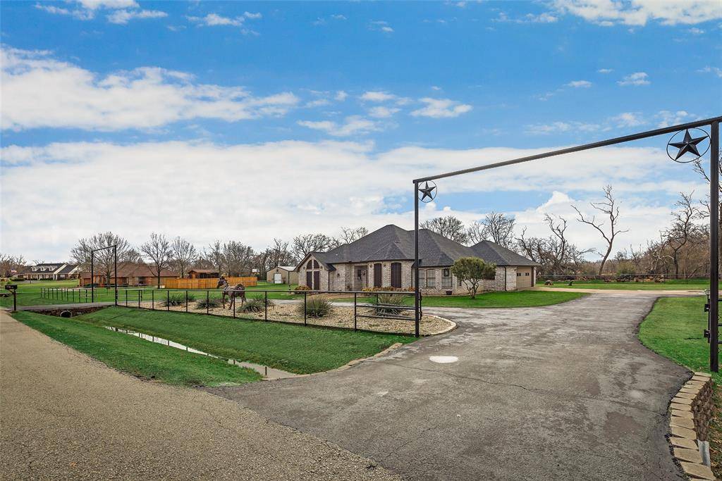 Sanger, TX 76266,18982 Creekview Road