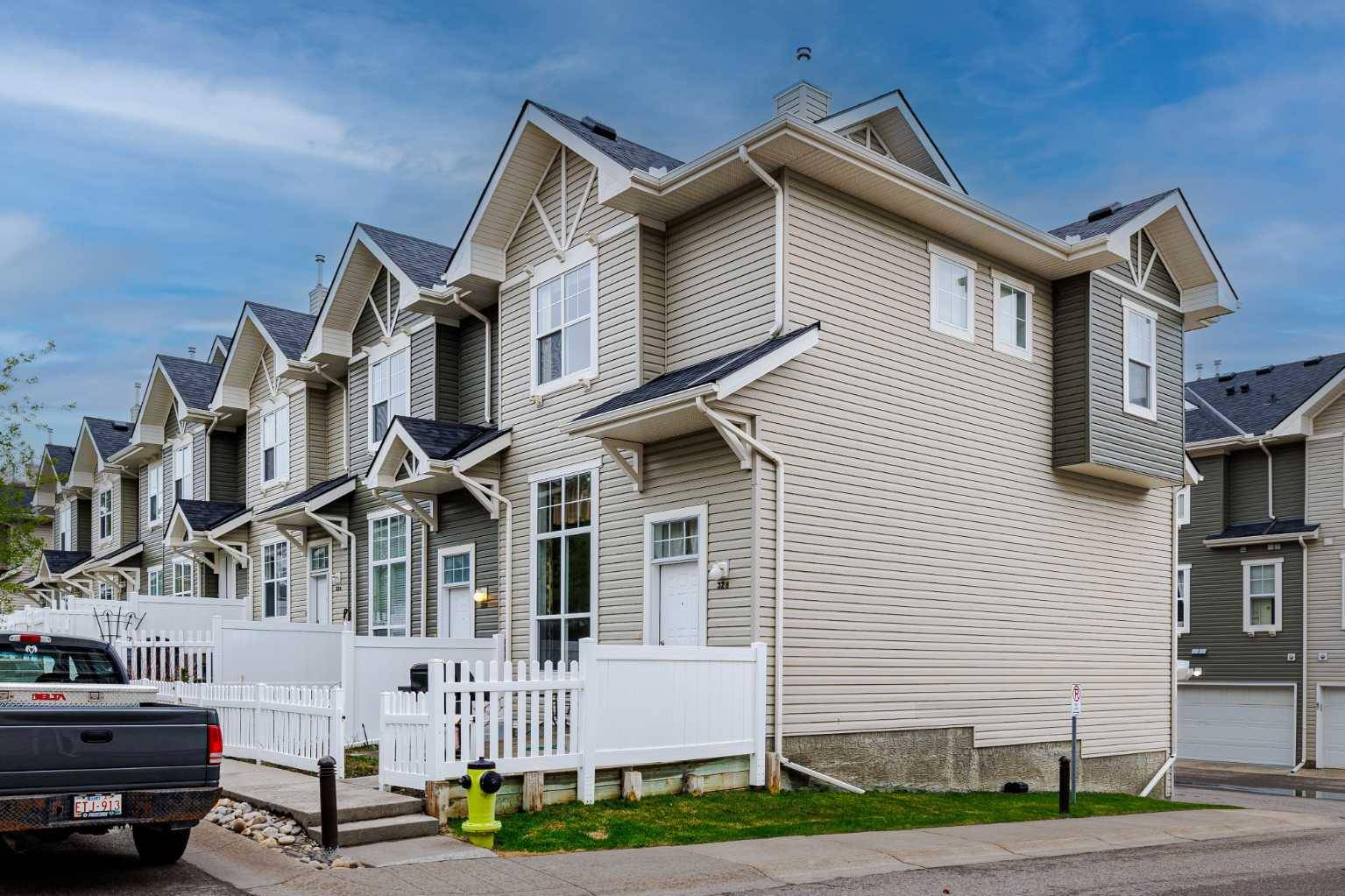 Calgary, AB T3L 3C3,328 Toscana GDNS NW