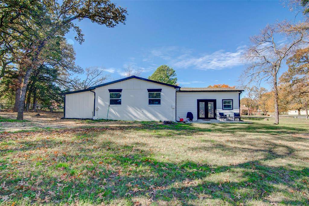 Lake Kiowa, TX 76240,121 Kiowa Drive W