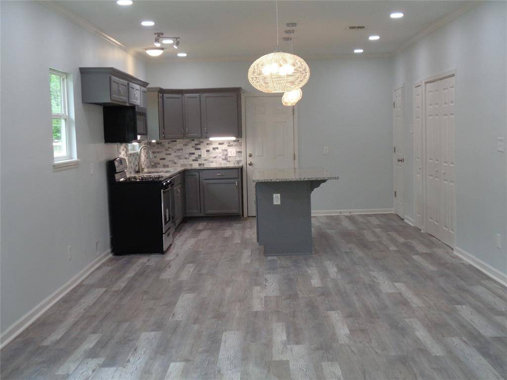 Shreveport, LA 71106,608 Erie Street