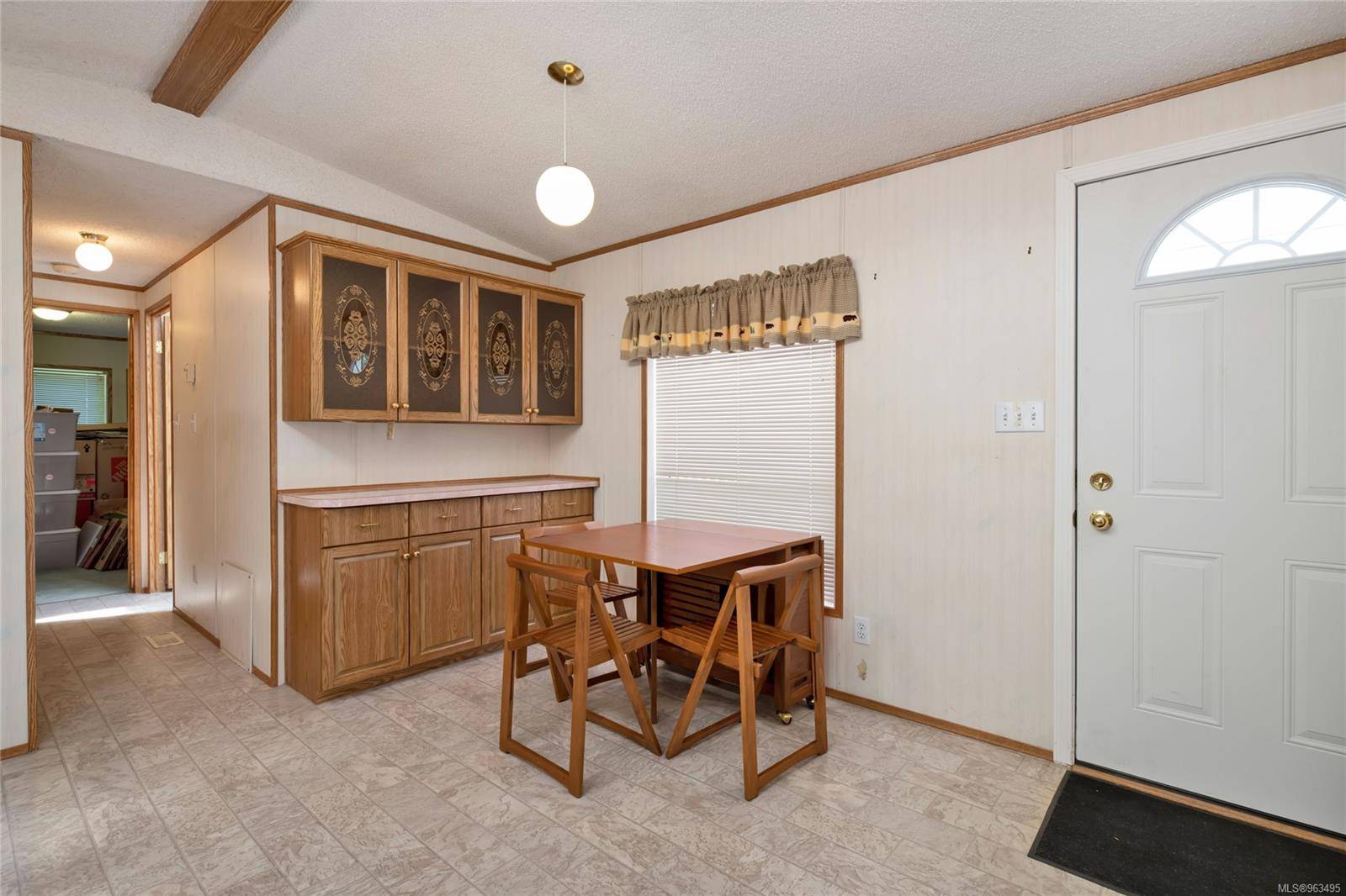 Nanaimo, BC V9X 1L4,1636 Cedar Rd #A