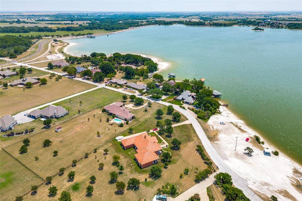 Waxahachie, TX 75165,118 Lakeshore Drive